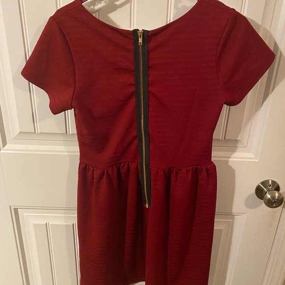 Annabelle Red V-Neck Drop Waist Dress with Black Zipper Detail on Back - Picture 5 of 7